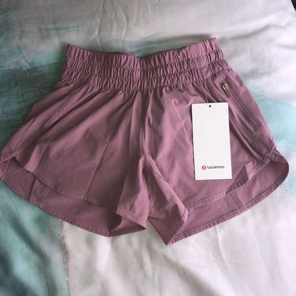 lululemon athletica Pants - Lululemon Tracker LR Short 4” Lined NWT size 4